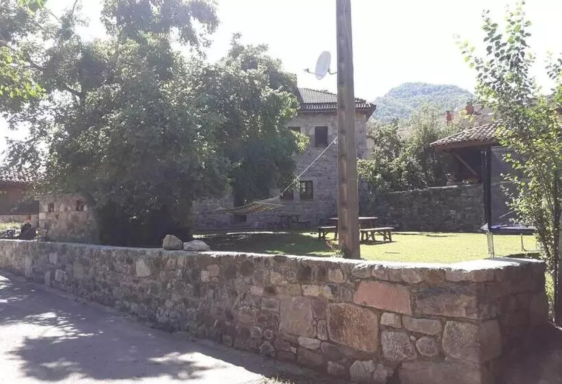Maaseutuhotelli La Casa Vieja En Valdeón