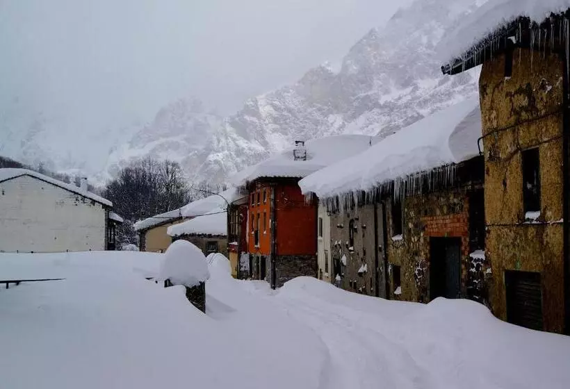 Maaseutuhotelli La Casa Vieja En Valdeón