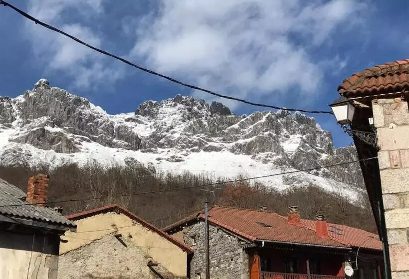 Maaseutuhotelli La Casa Vieja En Valdeón