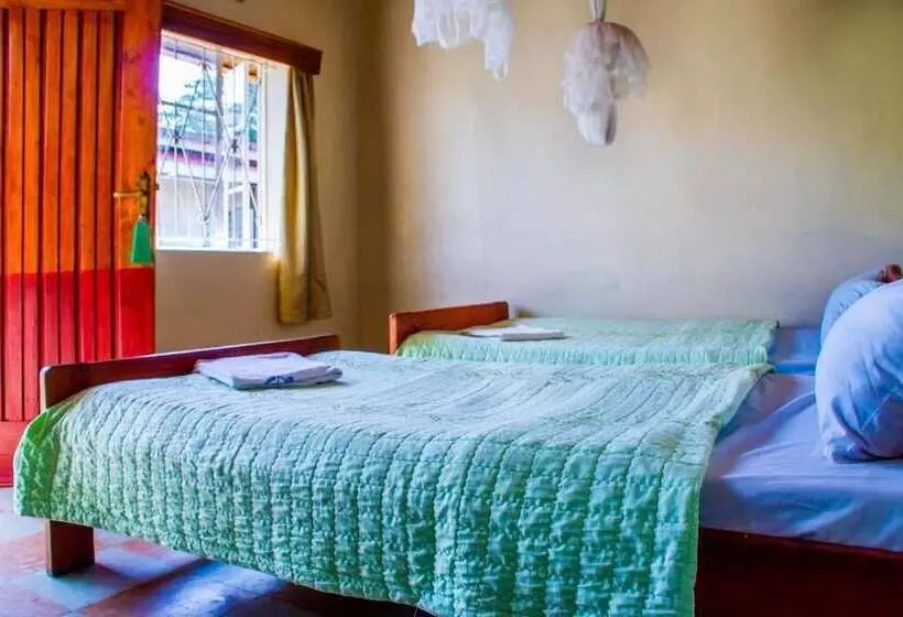 هتل Sabinyo Guest House