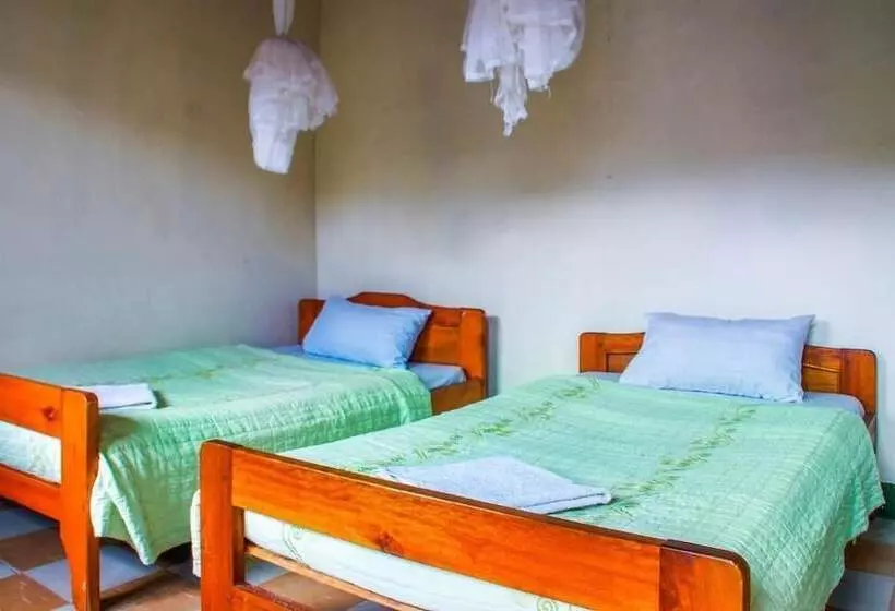 هتل Sabinyo Guest House