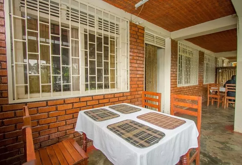 هتل Sabinyo Guest House