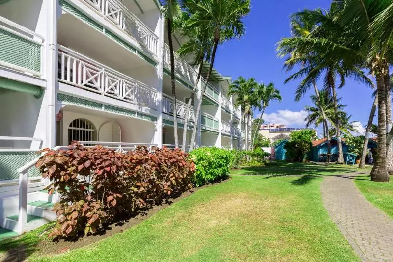 هتل Sand Acres At Bougainvillea