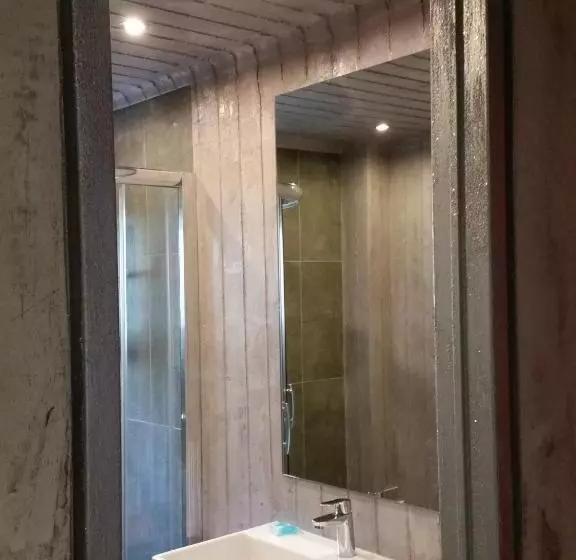 ホテル The Crystal Blue