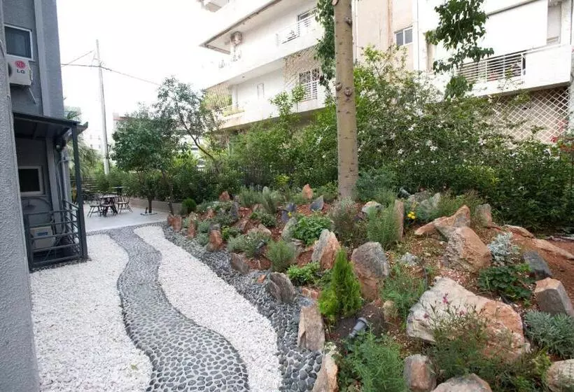 ホテル The Crystal Blue