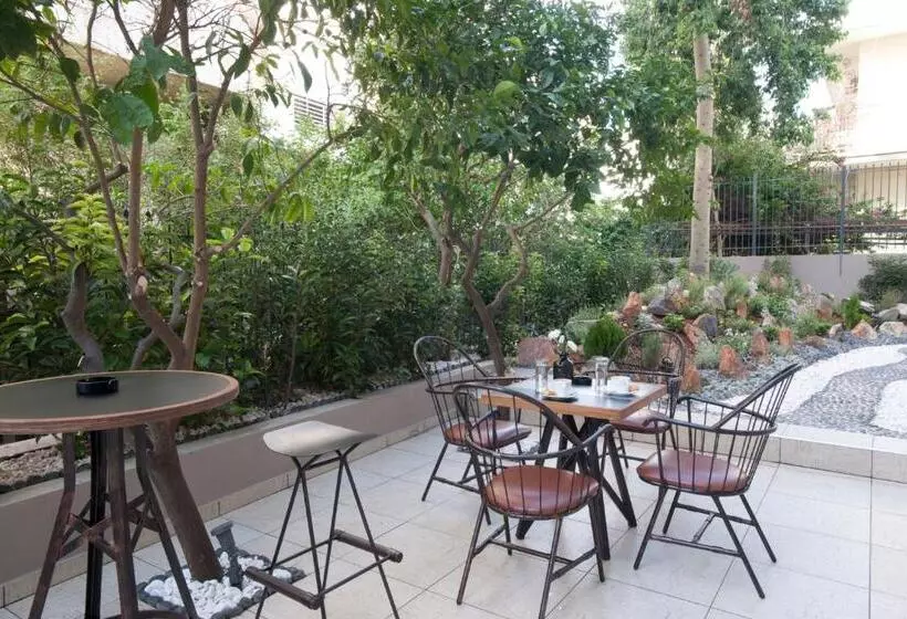 ホテル The Crystal Blue