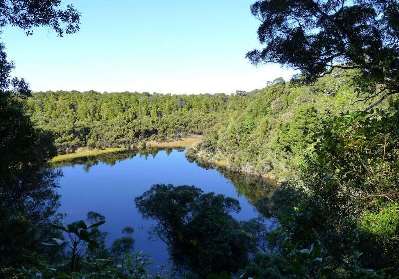 Nugget View Kaka Point Motels