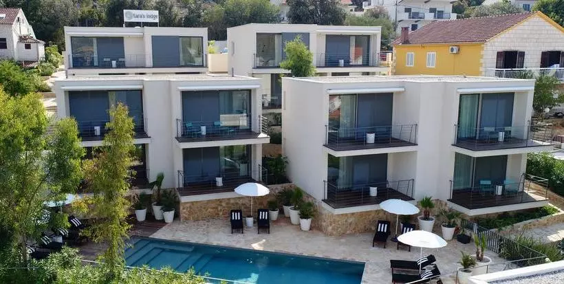Tara's Lodge Hotel