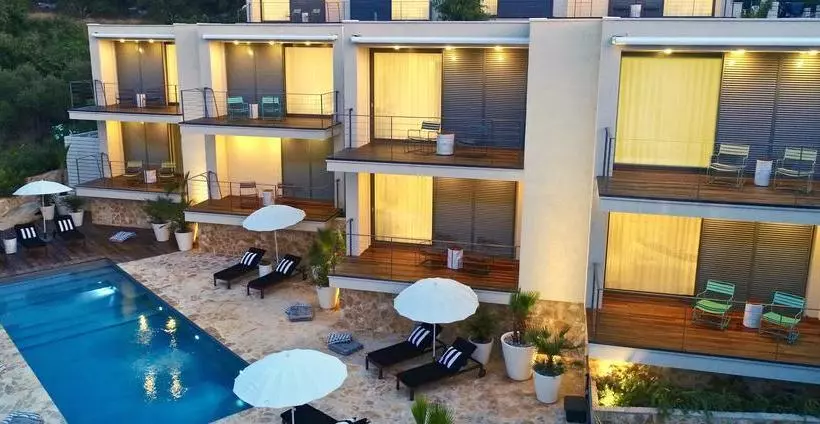 Tara's Lodge Hotel