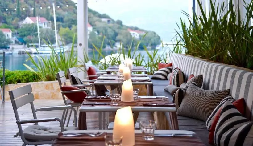 Tara's Lodge Hotel