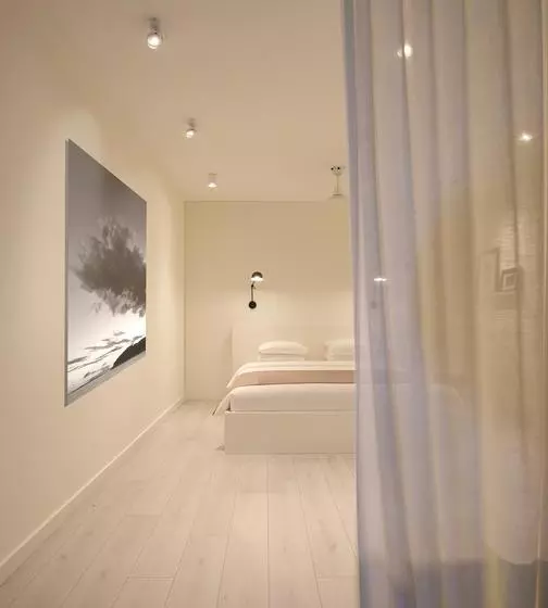 Tara's Lodge Hotel