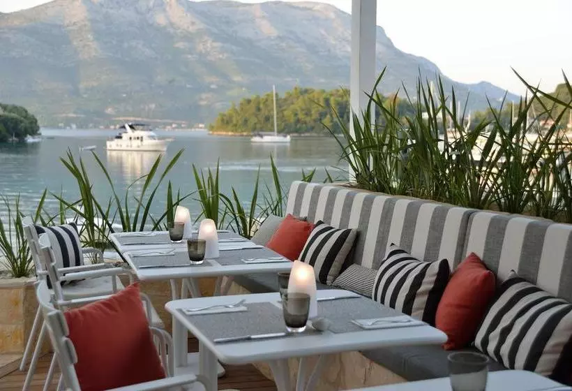 Tara's Lodge Hotel