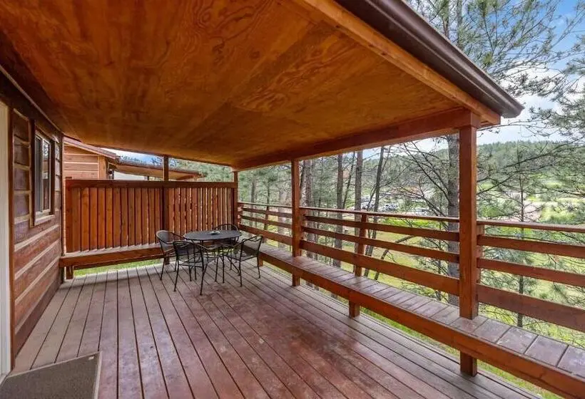 ホテル Black Hills Trailside Park Resort