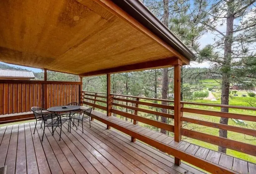ホテル Black Hills Trailside Park Resort