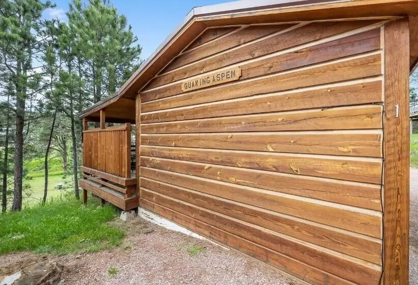 ホテル Black Hills Trailside Park Resort