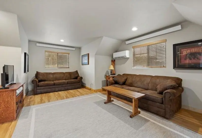ホテル Black Hills Trailside Park Resort