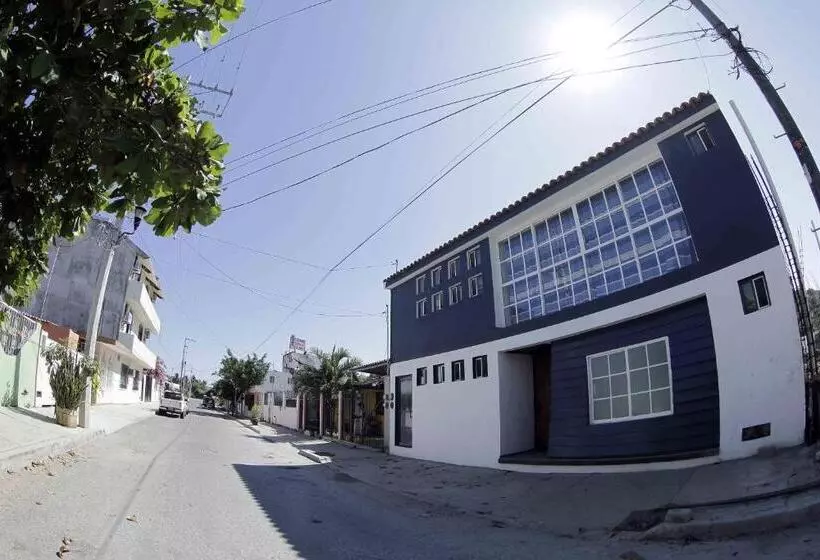 ユースホステル Hostal Azul Y Blanco