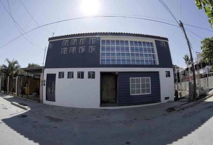 هاستل Hostal Azul Y Blanco