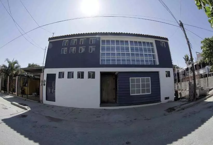 ユースホステル Hostal Azul Y Blanco