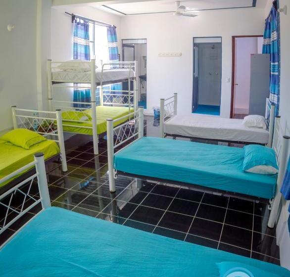 هاستل Hostal Azul Y Blanco