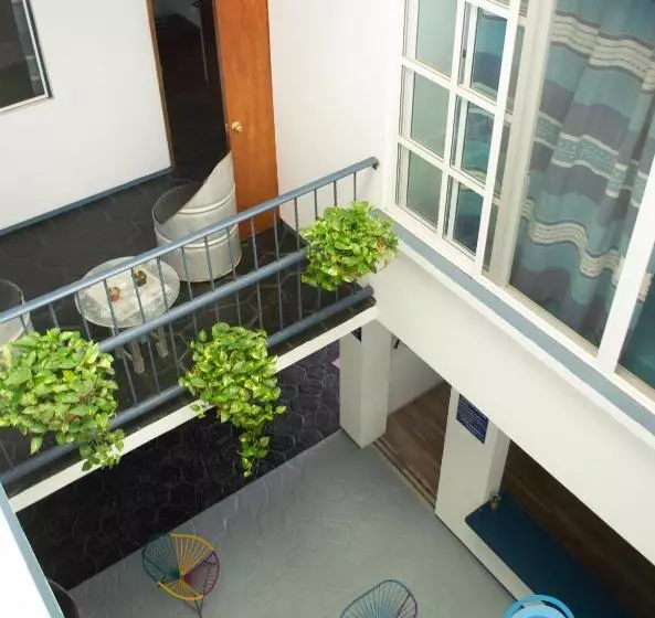 ユースホステル Hostal Azul Y Blanco