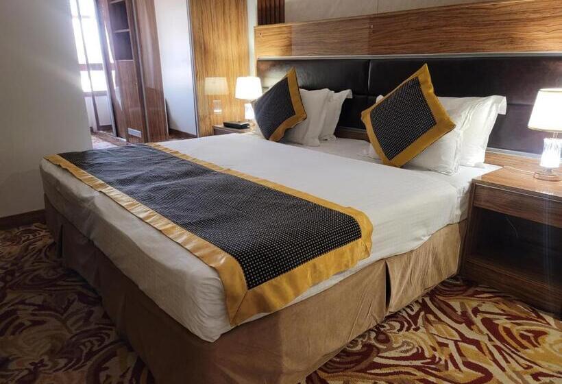 酒店 Golden Tulip Al Shakreen