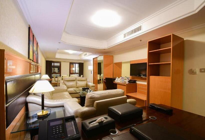 酒店 Golden Tulip Al Shakreen