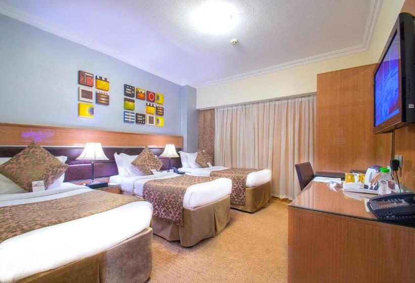 בית מלון כפרי Golden Tulip Al Shakreen