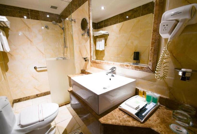 酒店 Golden Tulip Al Shakreen