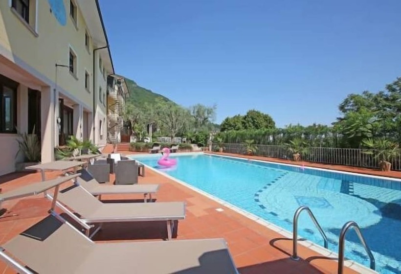 Отель Blu Garda