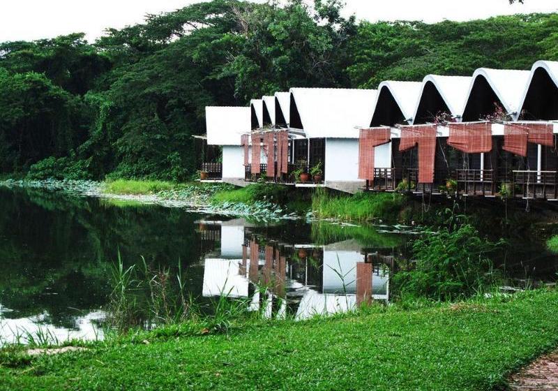 Отель Clearwater Sanctuary Golf Resort