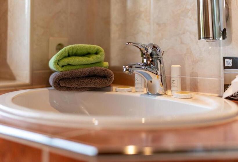 ホテル Eisbacherhof