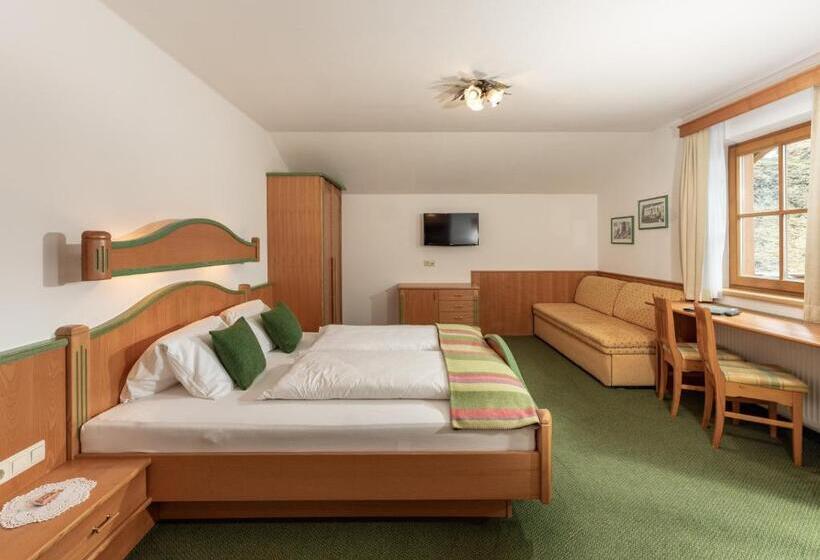 ホテル Eisbacherhof