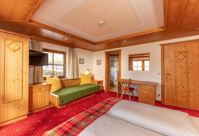 ホテル Eisbacherhof