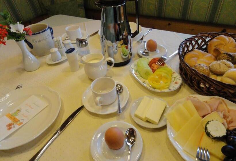 ホテル Eisbacherhof