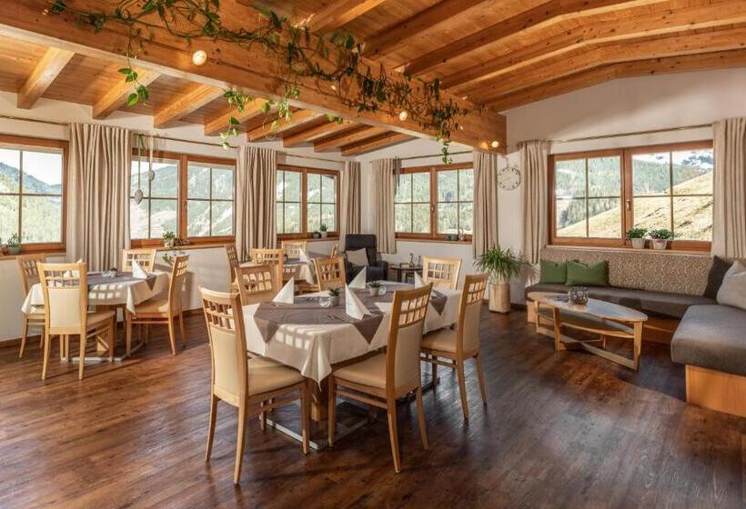 ホテル Eisbacherhof