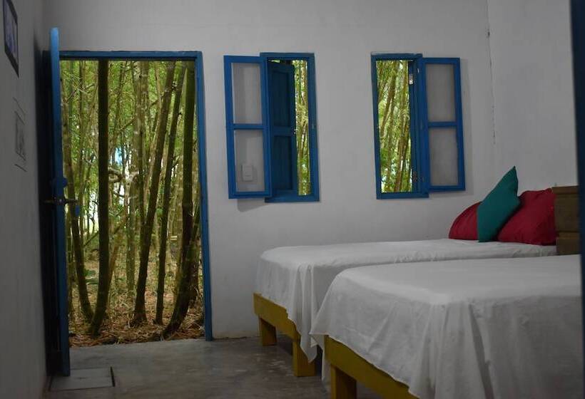 هتل El Huerto Del Bambu