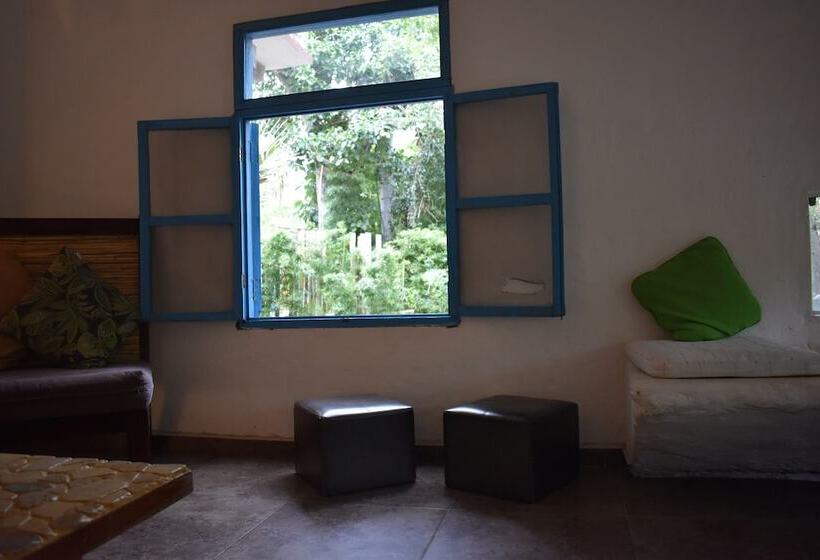 هتل El Huerto Del Bambu