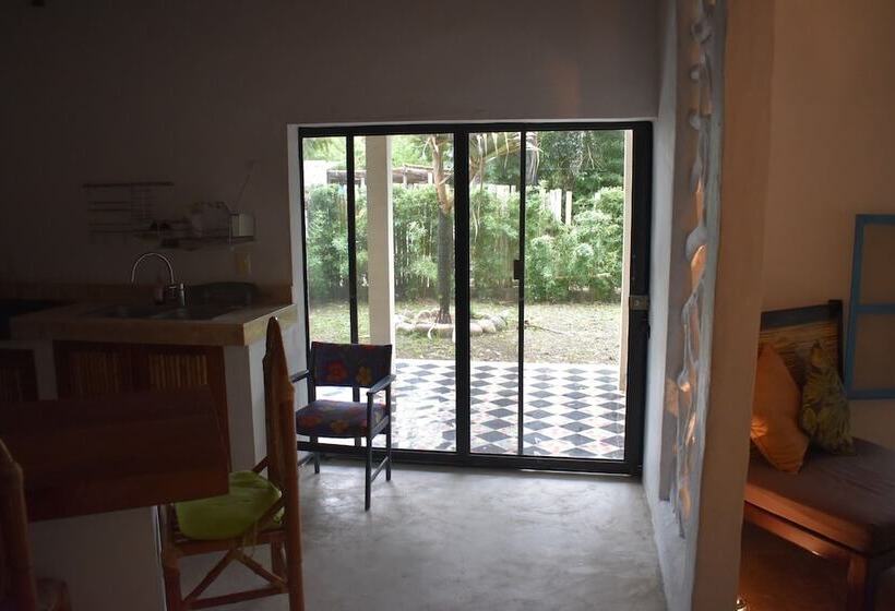 هتل El Huerto Del Bambu