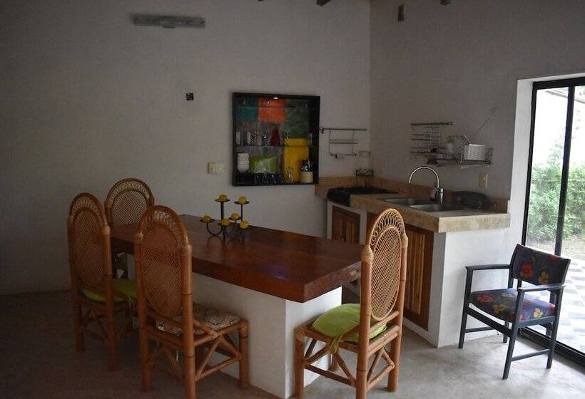 هتل El Huerto Del Bambu