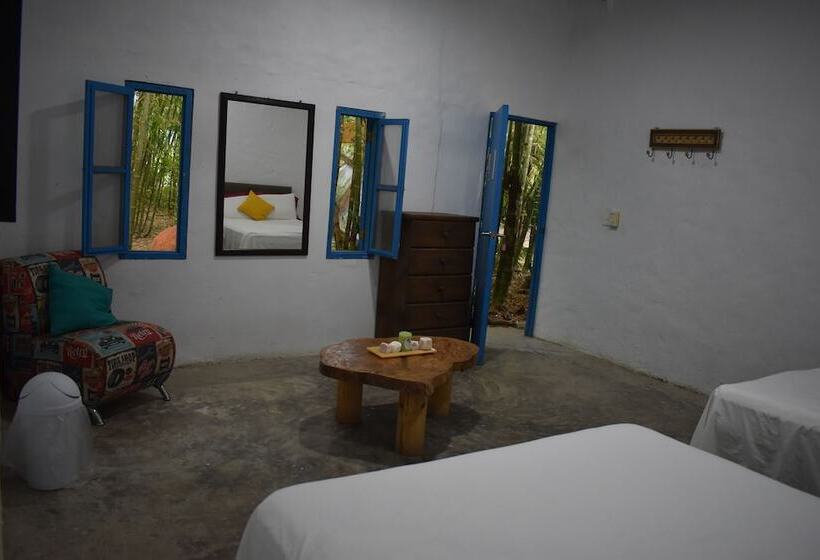 هتل El Huerto Del Bambu