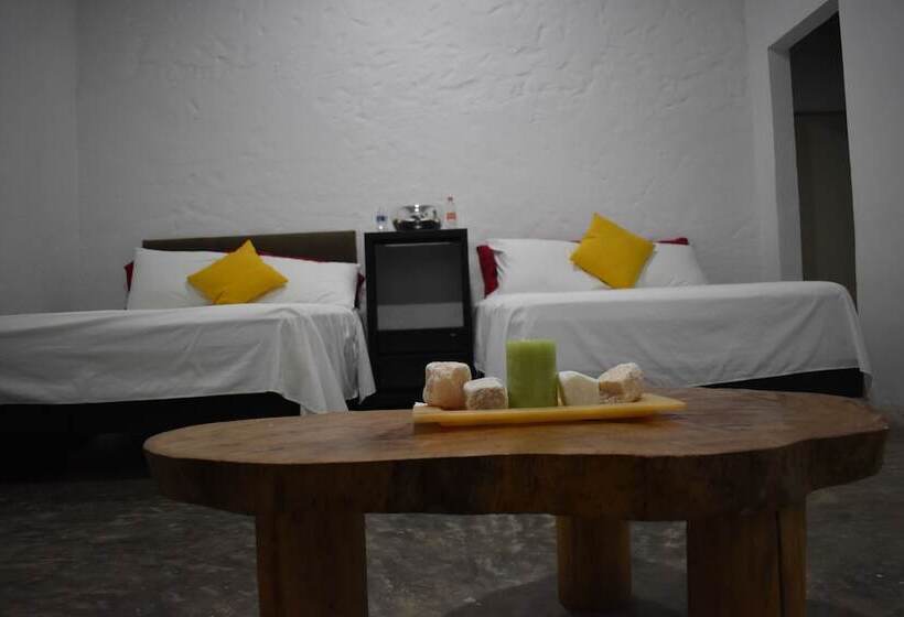 هتل El Huerto Del Bambu