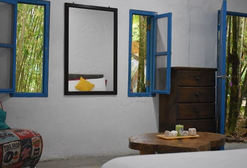 هتل El Huerto Del Bambu