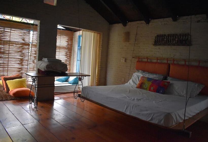 هتل El Huerto Del Bambu