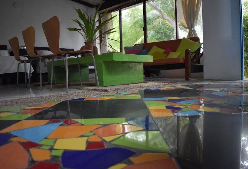 هتل El Huerto Del Bambu