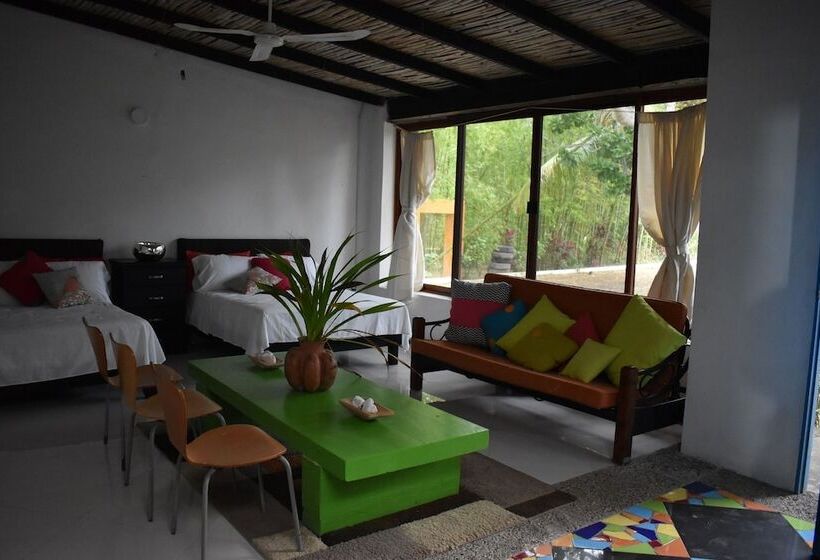 هتل El Huerto Del Bambu