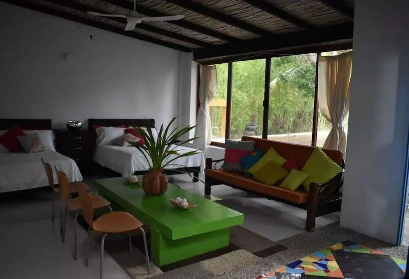 هتل El Huerto Del Bambu
