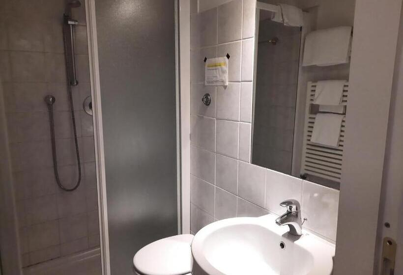 Отель Girasole House