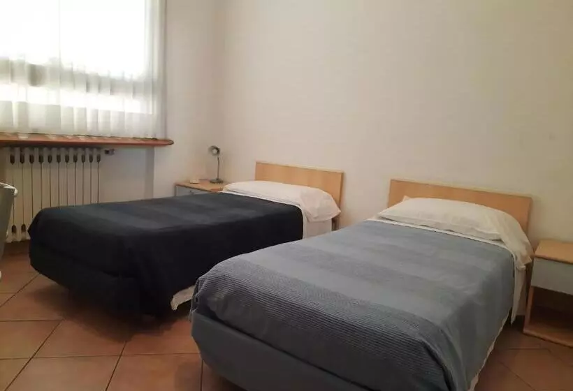 هتل Girasole House