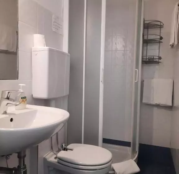 هتل Girasole House